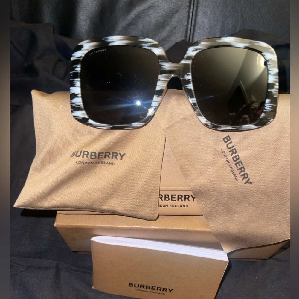 Burberry Penelope BE4363F 397887 Sunglasses Women's White/BlK/DRK Grey 55mm NEW - Picture 5 of 16